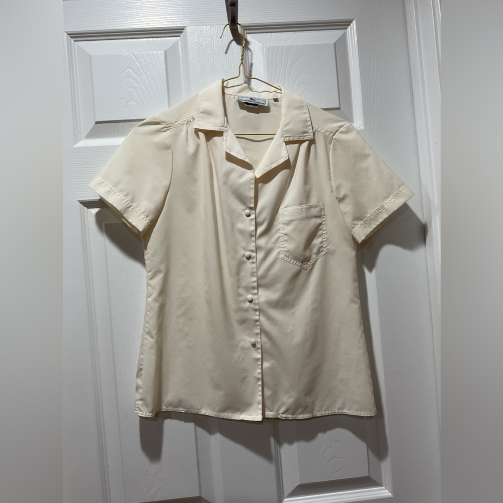 Charming button down Cream blouse S